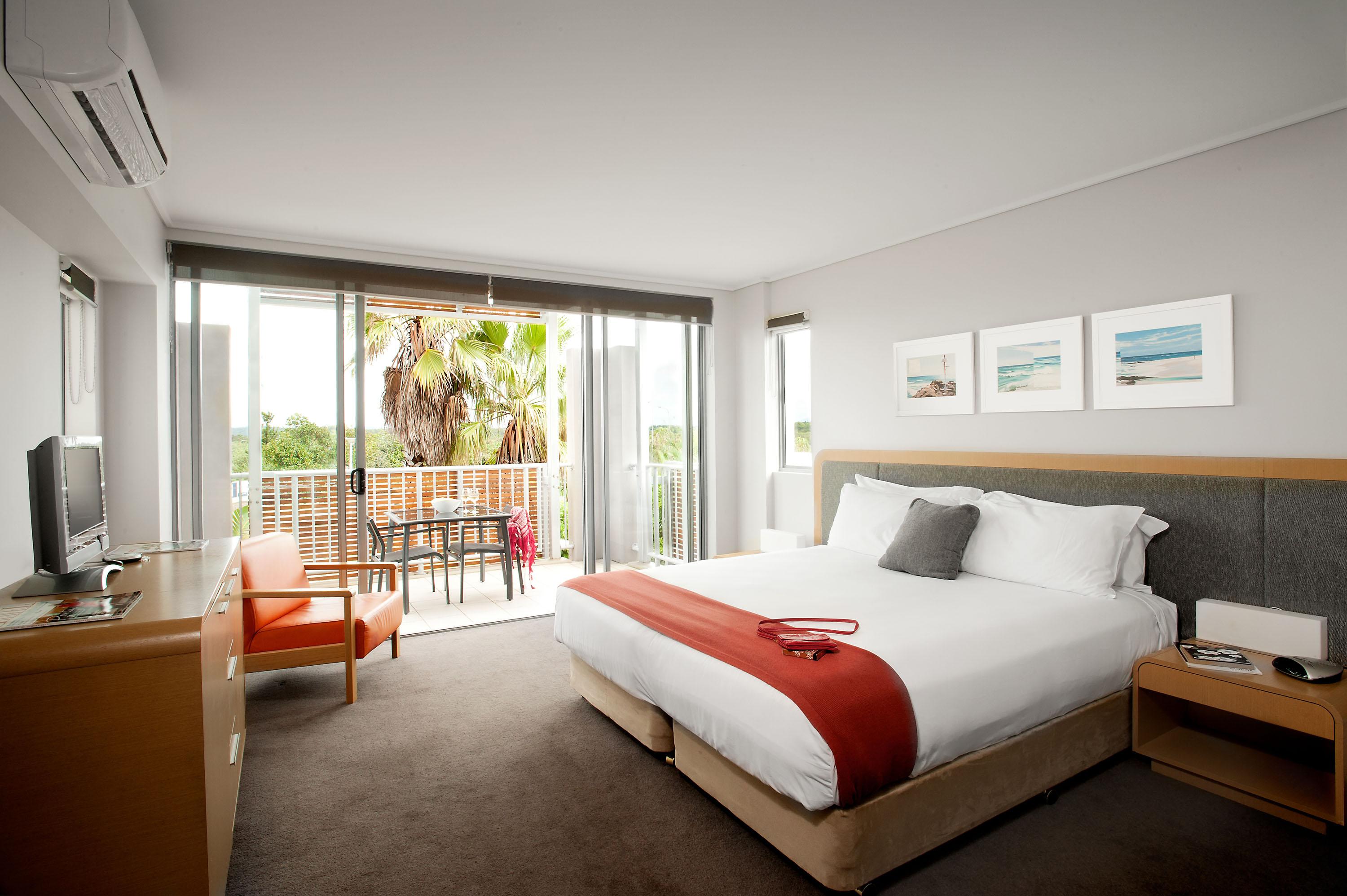 เป็ปเปอร์ ซอลต์ รีสอร์ต แอนด์ สปา คิงส์คลิฟ Hotel ภายนอก รูปภาพ A room at the Mantra Crown Towers