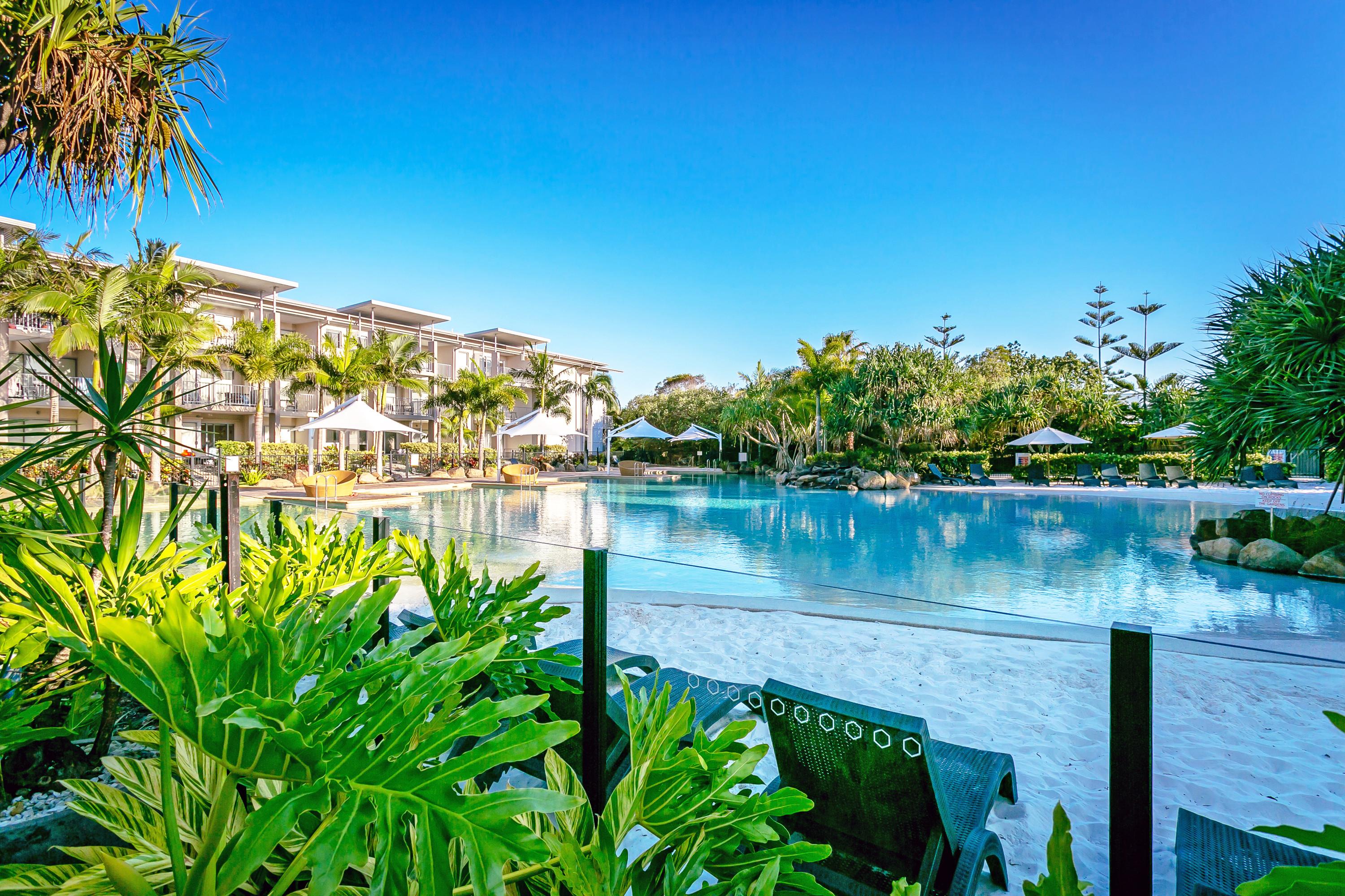 เป็ปเปอร์ ซอลต์ รีสอร์ต แอนด์ สปา คิงส์คลิฟ Hotel ภายนอก รูปภาพ The pool at the InterContinental Sanctuary Cove Resort